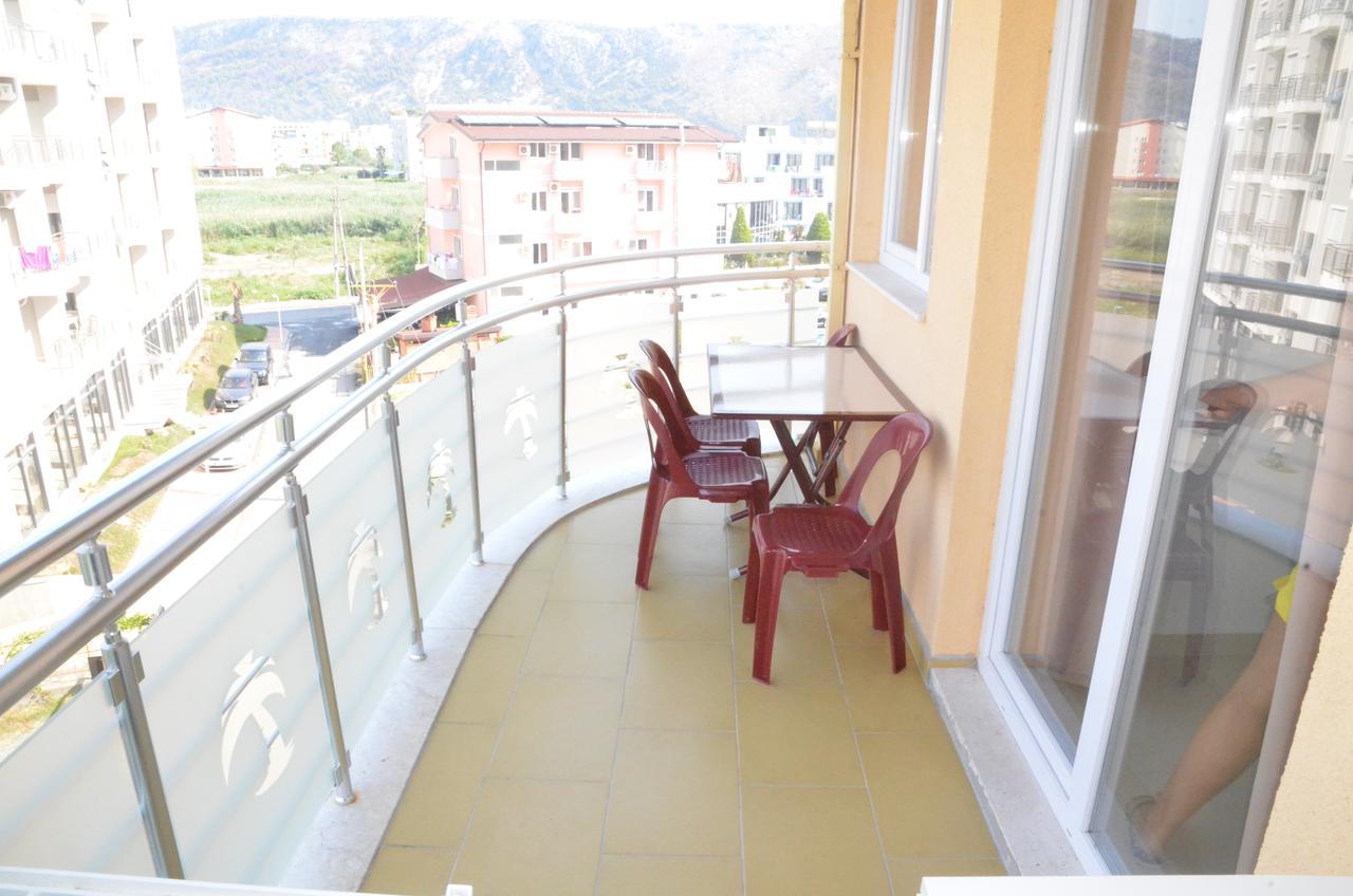 Everest Apartments Shengjin Exterior photo