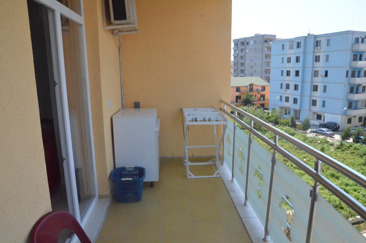 Everest Apartments Shengjin Exterior photo