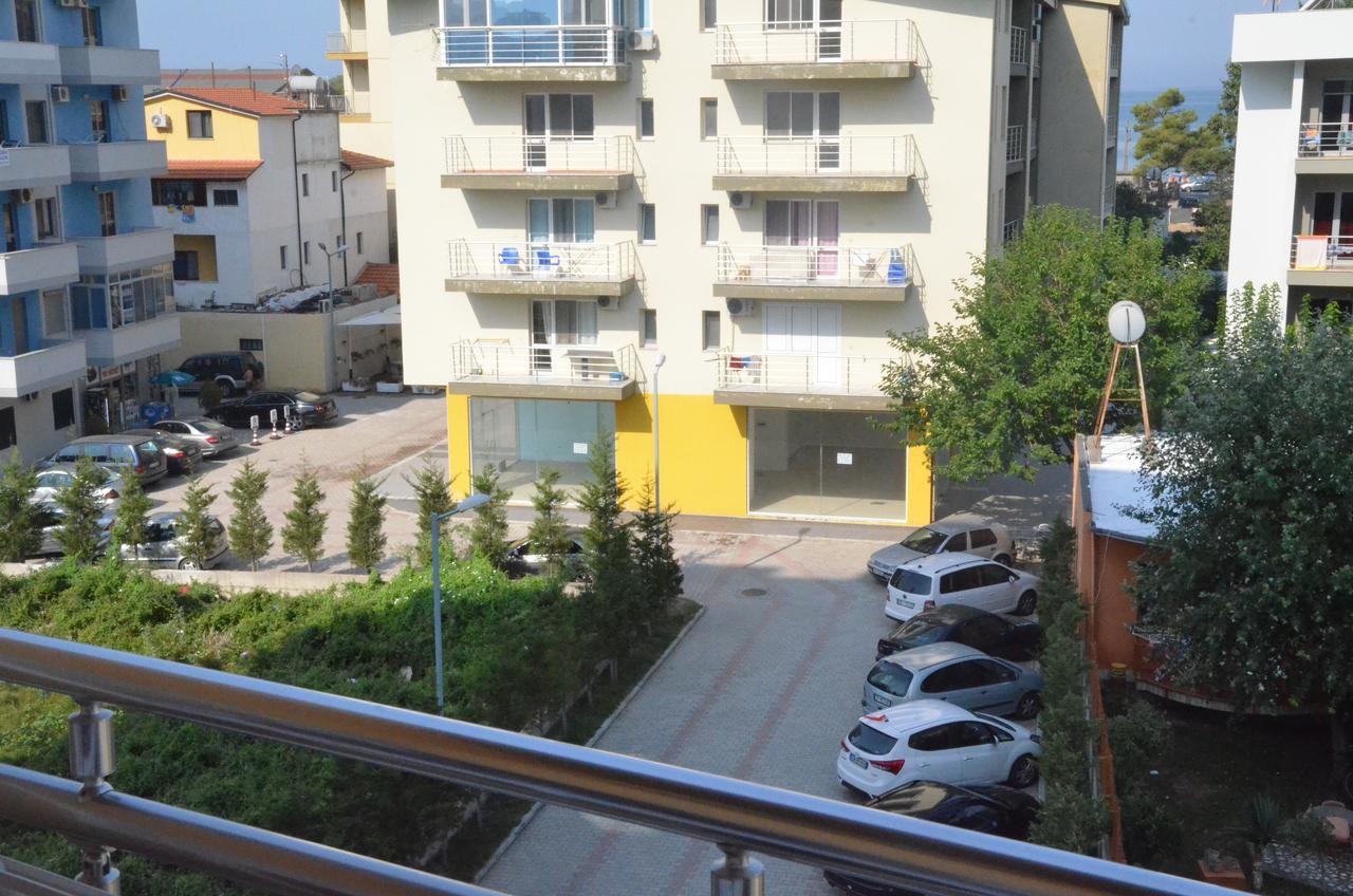 Everest Apartments Shengjin Exterior photo