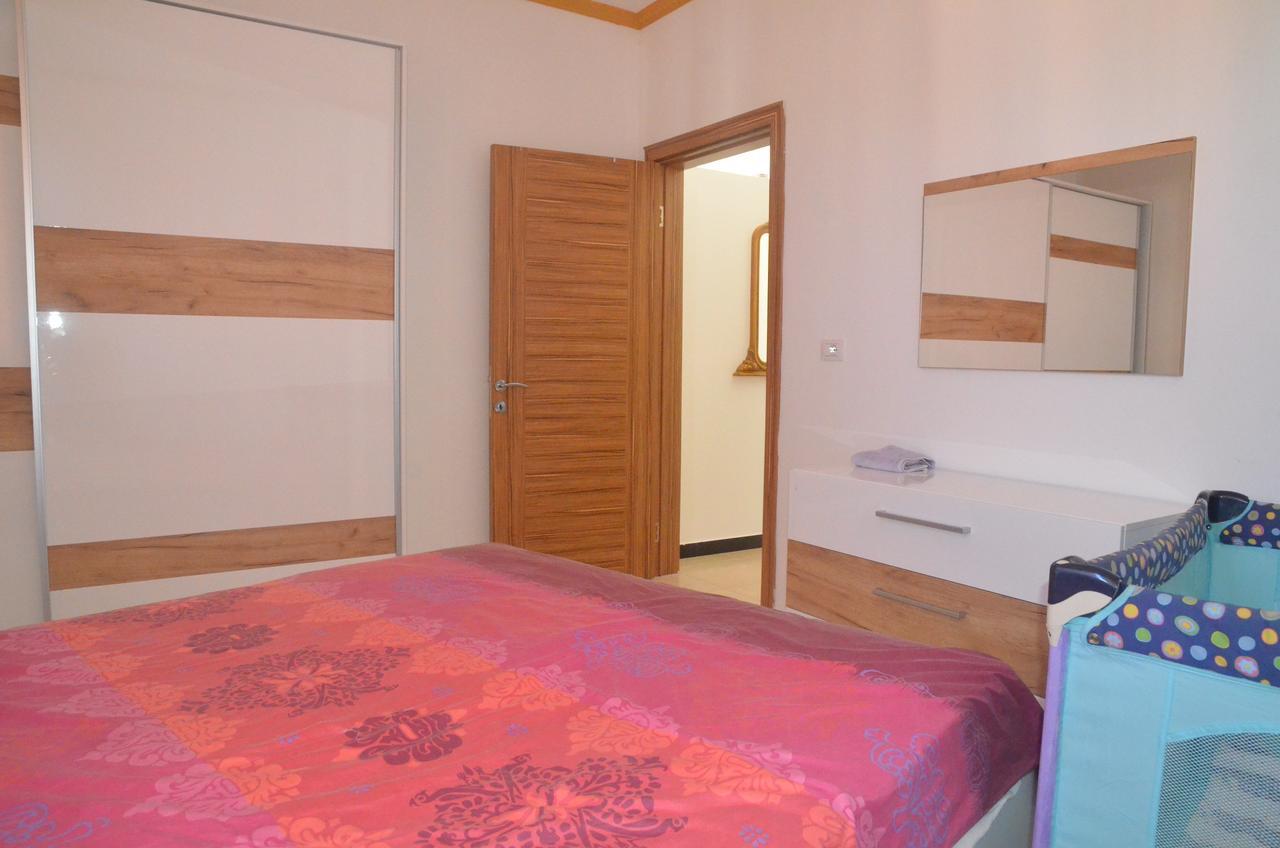 Everest Apartments Shengjin Exterior photo